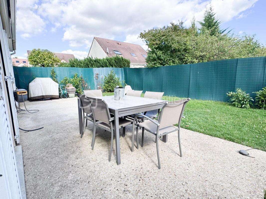 Maison à ROISSY-EN-BRIE