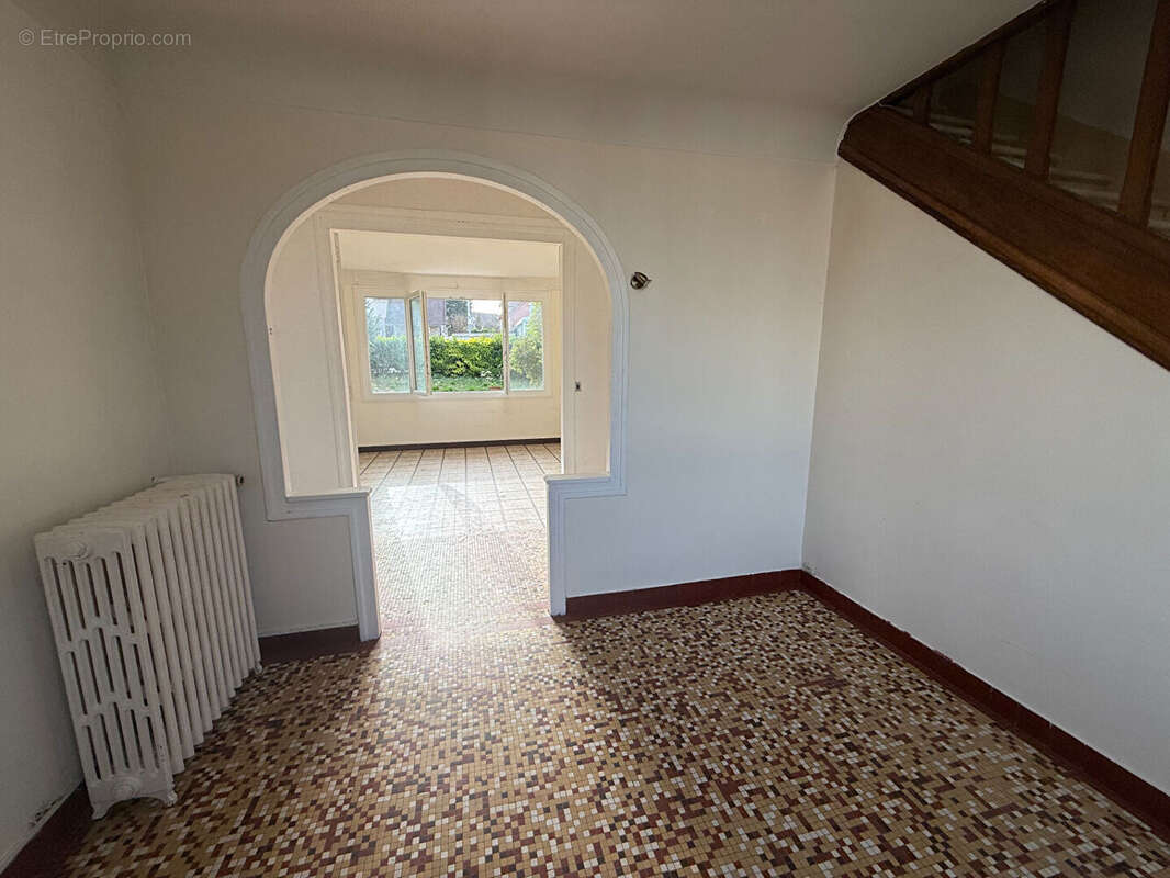Maison à SAINT-PIERRE-LES-NEMOURS