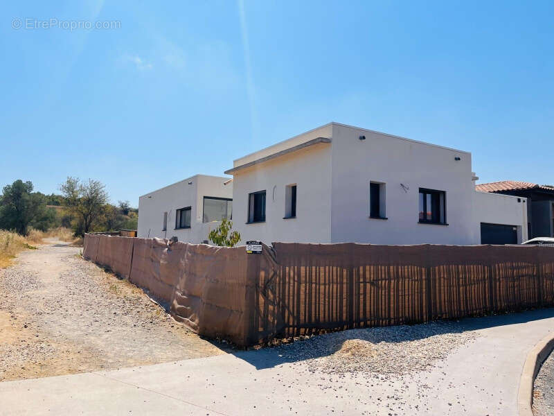 Maison à PEYRESTORTES