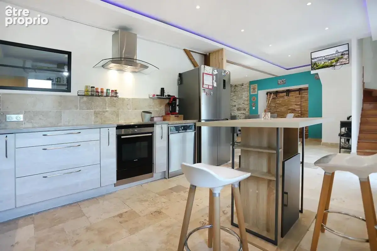 Maison de 10 pièces de 158.3 m² à Le Pin,  terrain de 2870 m² - photo 4