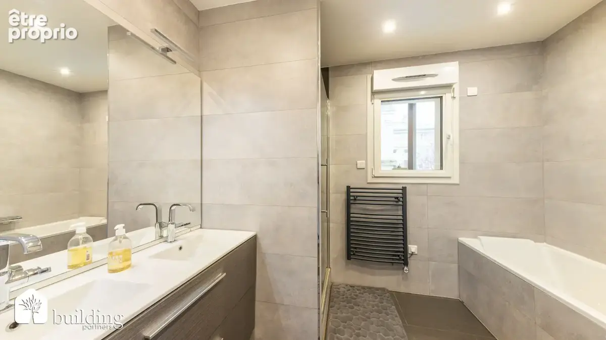 Neuilly Face Seine - Appartement 3 pièces avec balcon et loggia - photo 9