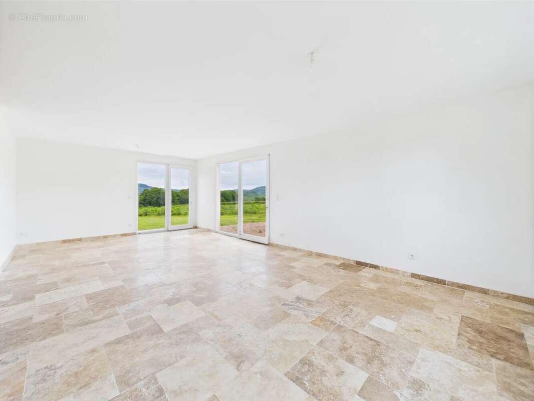 Maison à DUN-LES-PLACES