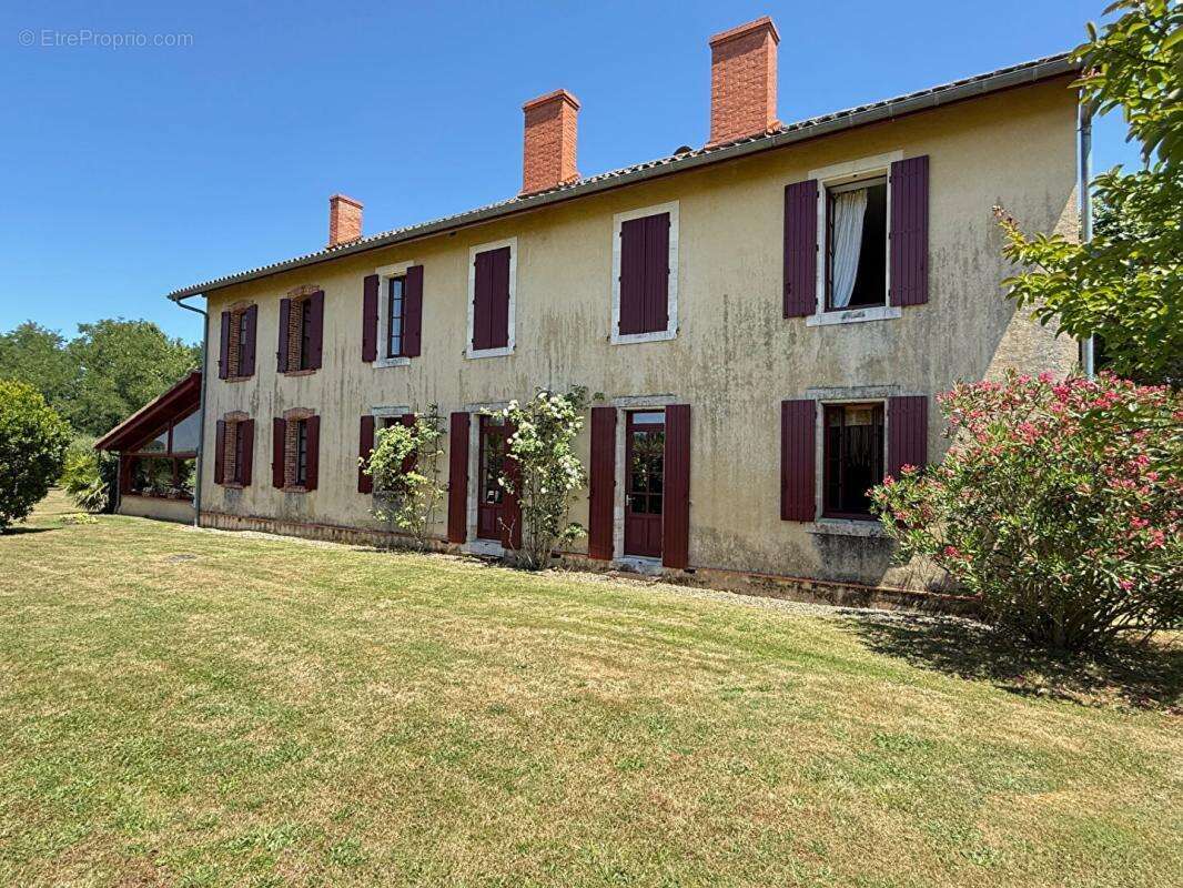 Maison à VILLENEUVE-DE-MARSAN