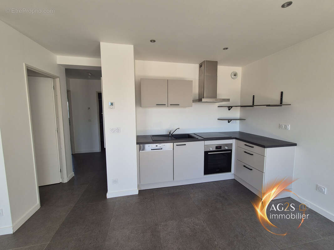 Appartement avec terrasse + 2 places parking privatives - petite résidence de 2021 sans charges - photo 7
