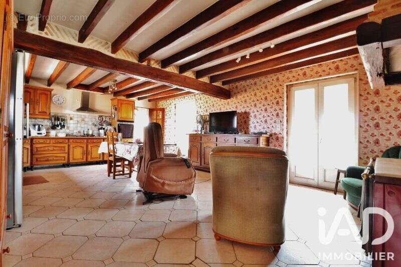 Maison 160 m² à Mezieres-En-Gatinais  - photo 3