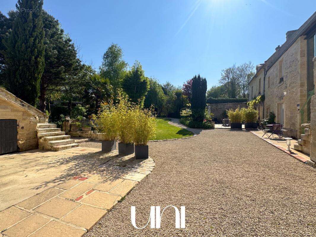 Maison à FONTAINE-HENRY