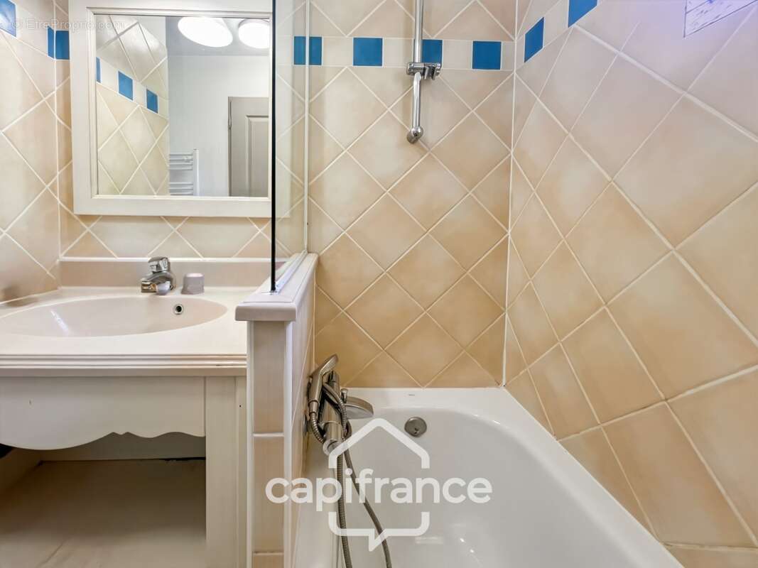 Charmant Bastidon dans le Domaine du Golf de Pont Royal, 45 m2 habitable, ravalé, avec jardin privatif, élevé d'un étage, 2 cham - photo 30
