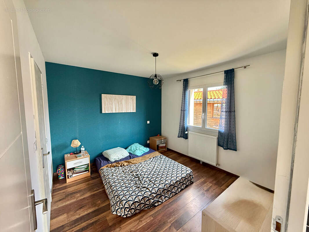 ARTONNE / Villa à vendre de plain-pied de 113 M2 avec garage et annexe extérieur pour réceptions ! - photo 8