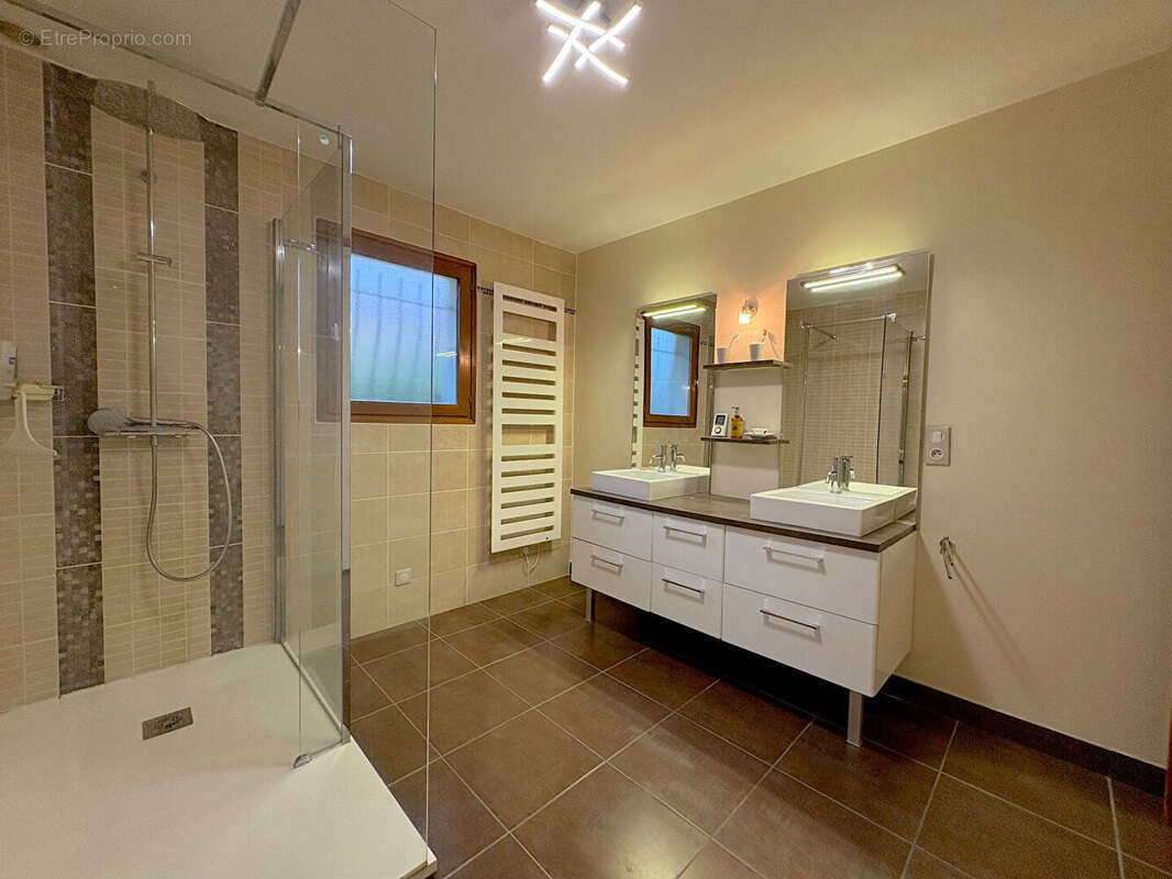 Maison à GRESY-SUR-AIX