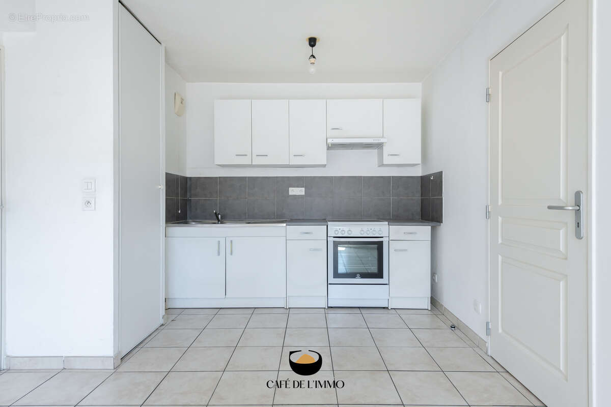 Appartement à MARSEILLE-4E