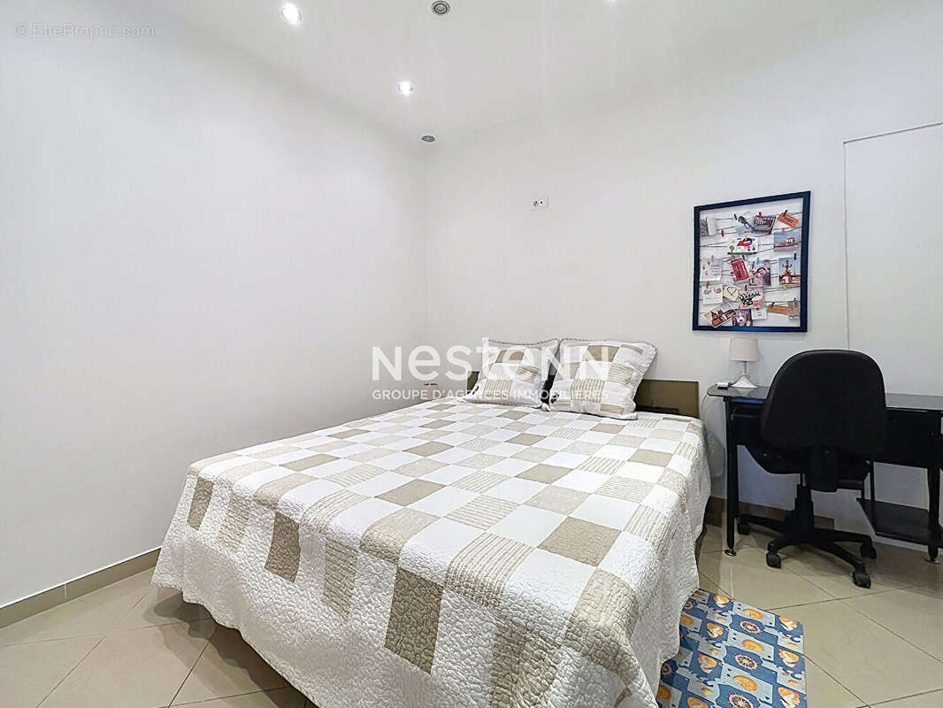 Cannes - murs commerciaux  53m² avec studio - photo 2