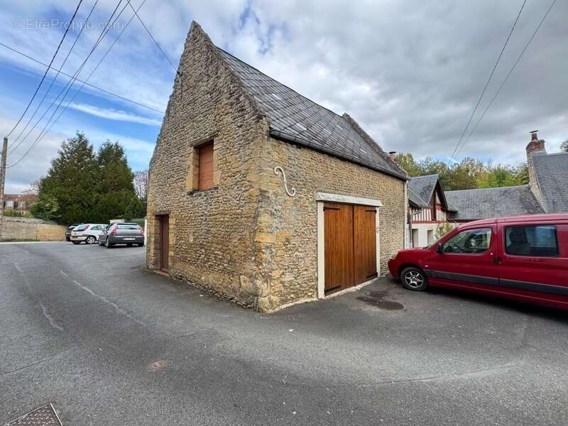 Maison à SAINT-PIERRE-SUR-DIVES