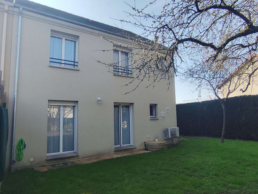 Maison à VAUGRIGNEUSE