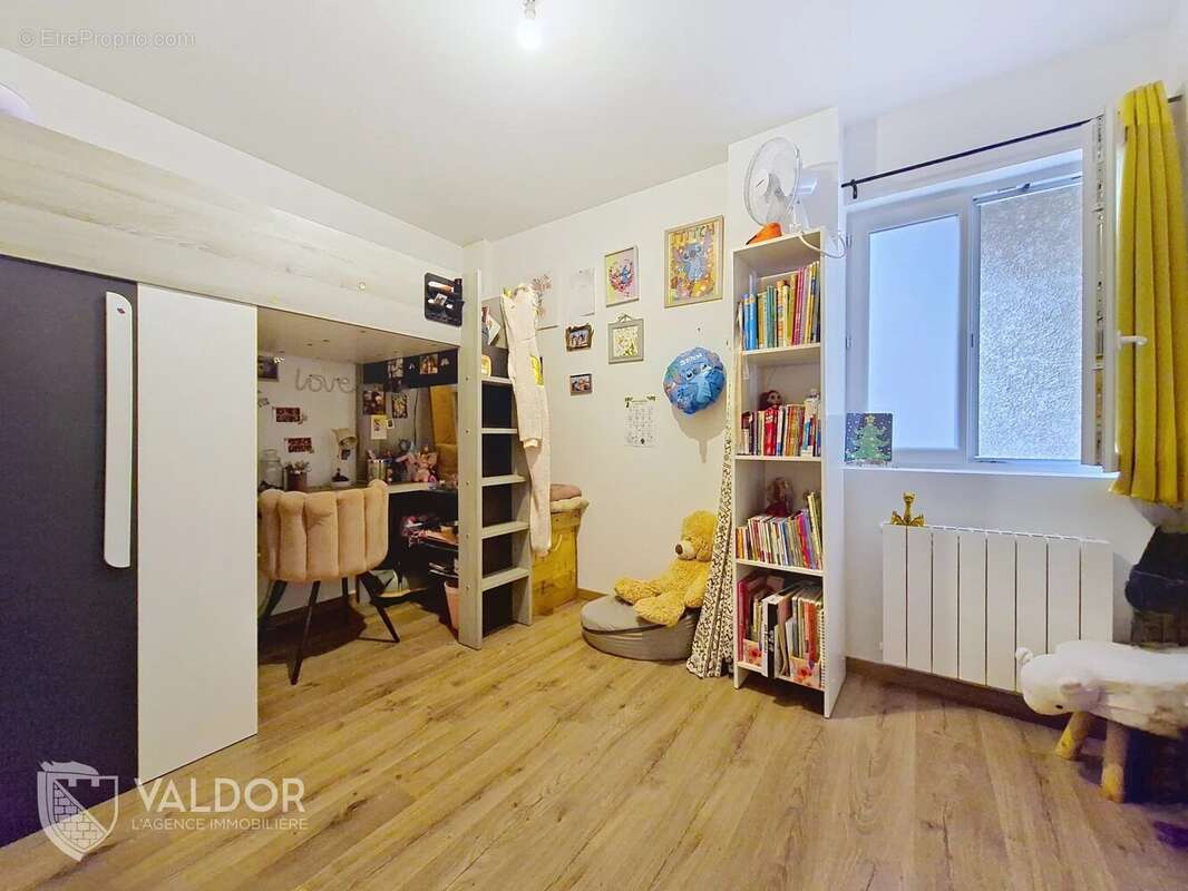 Appartement à SAINT-GEORGES-DE-RENEINS