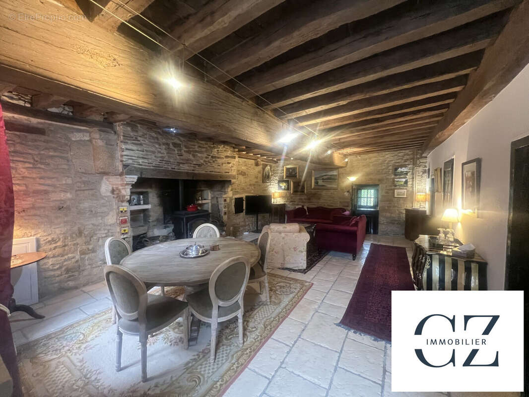 Maison à CHATEAUNEUF