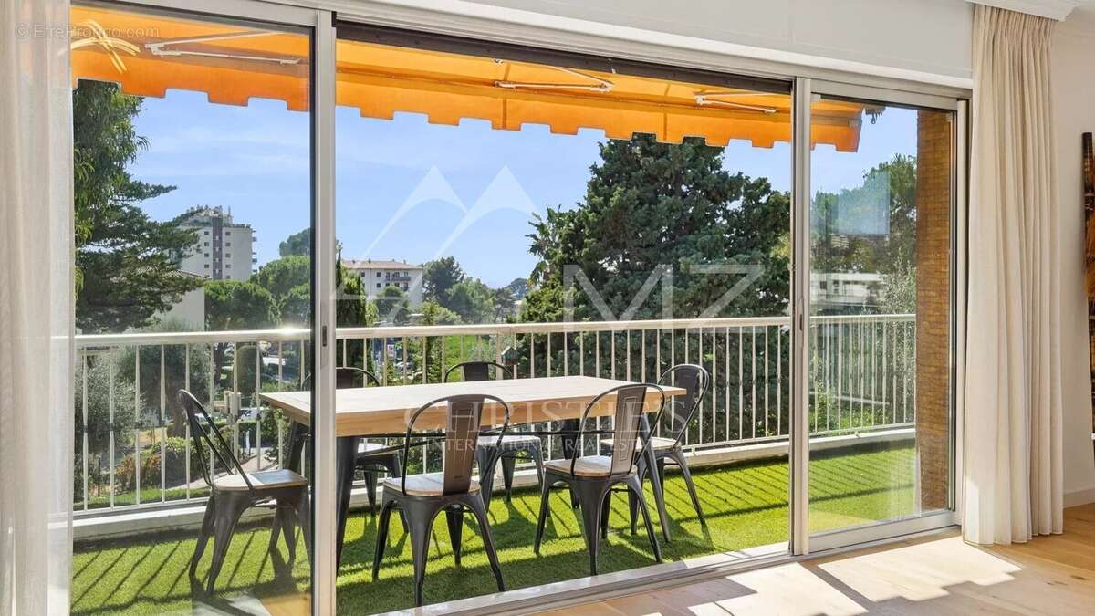 Appartement à LE CANNET