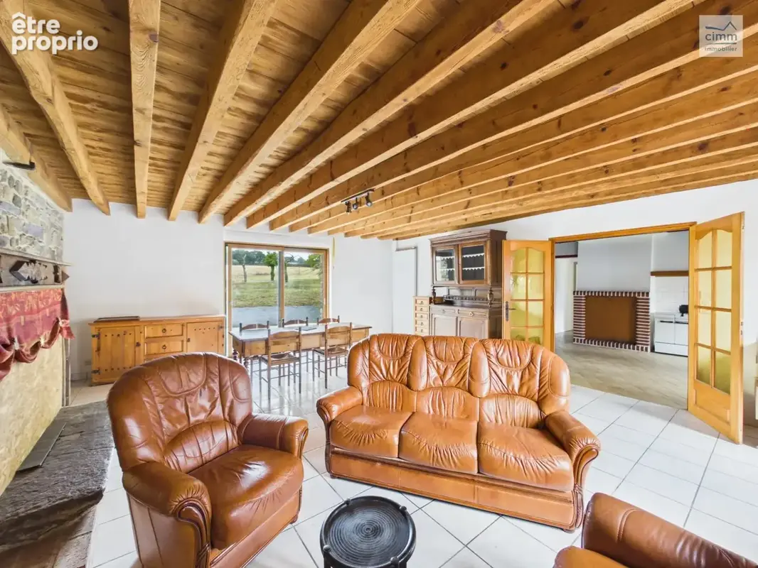 Longère en pierre de 111 m² sur un terrain de 7312 m² - photo 6