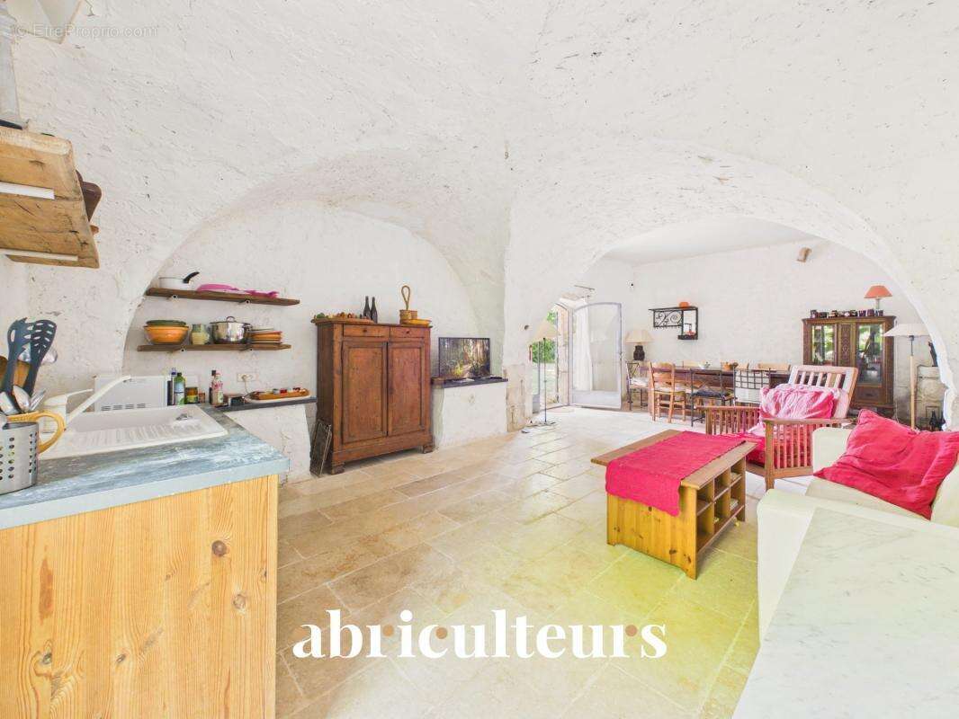 Mas provençal de 310 m² avec piscine et parc arboré de 7 880 m² — PNR des Alpilles - photo 9