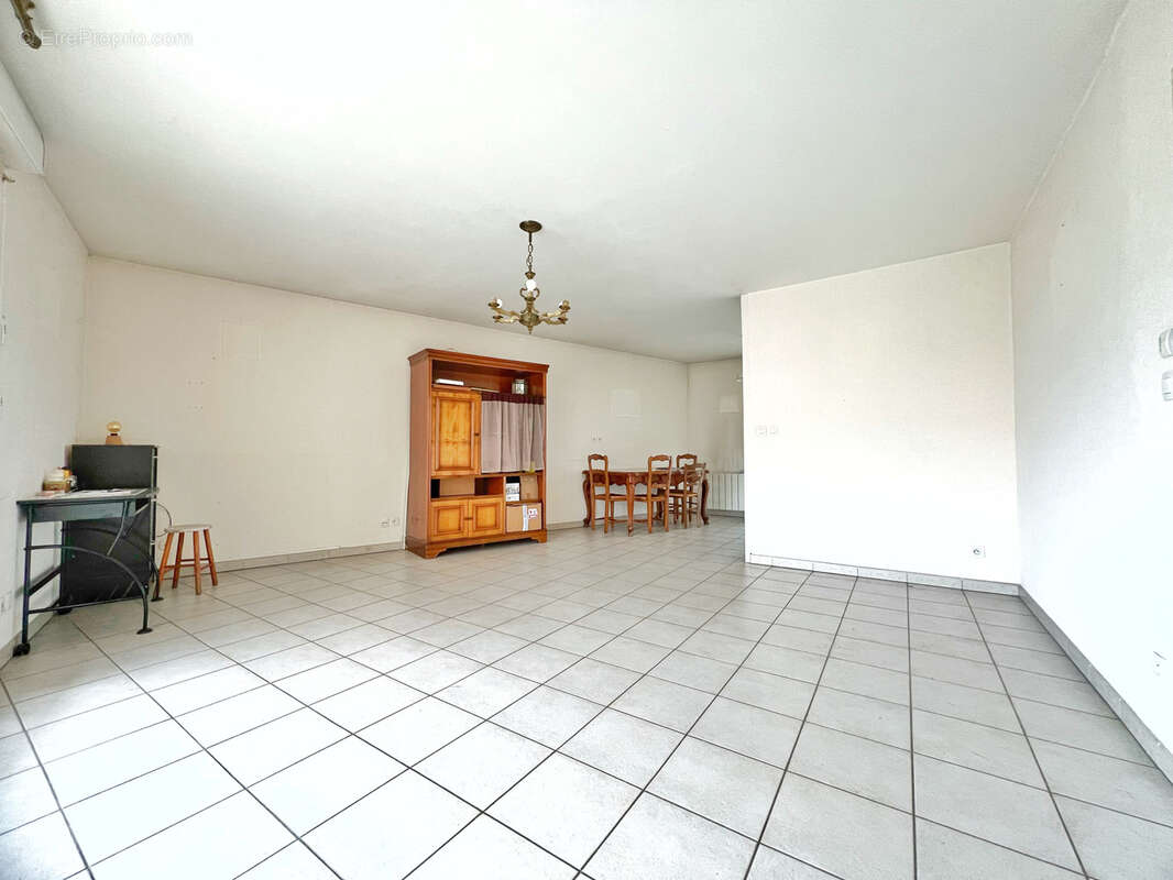 Appartement à PIERRE-BENITE