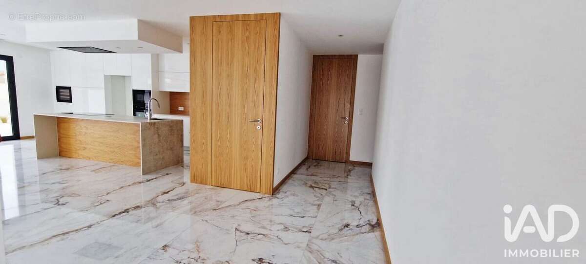 Maison 166 m² à Llupia  - photo 4
