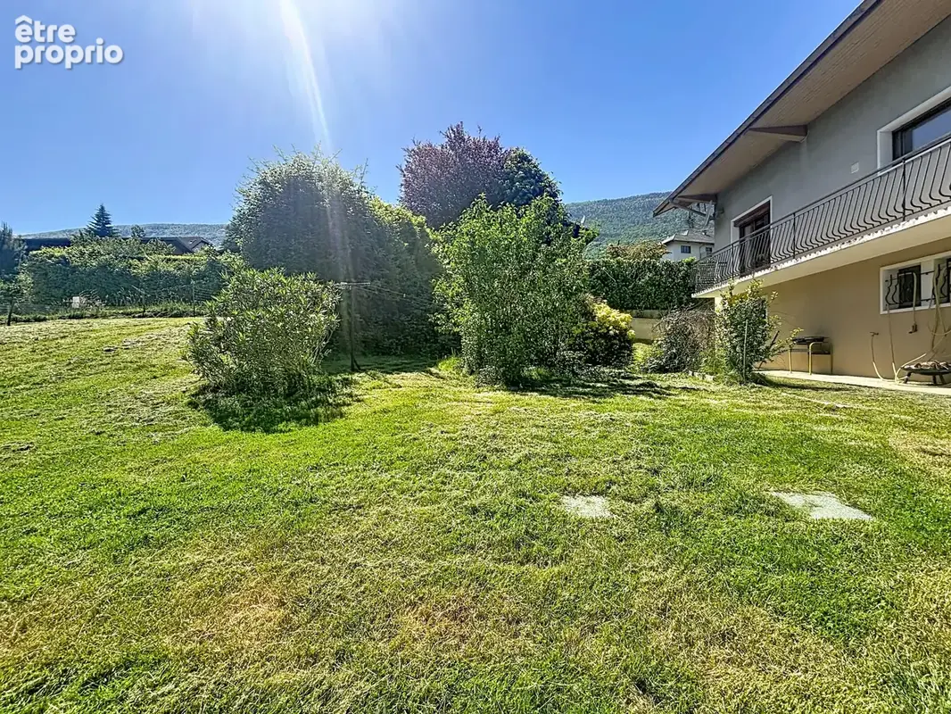Le Bourget du Lac - Maison Centre Ville 176 m2 - Terrain 956 m2 - photo 7