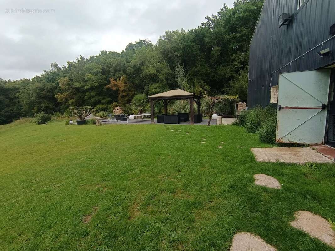 Commerce à BREUILLET