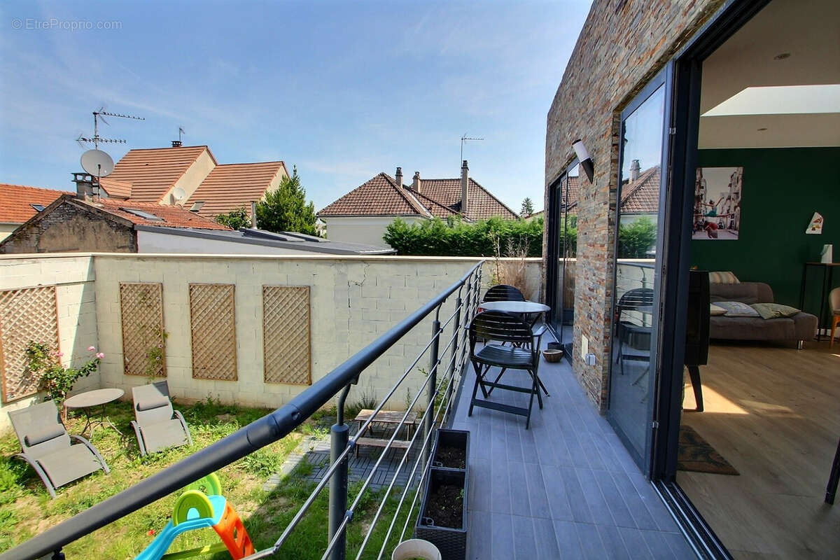 Maison à NANTERRE