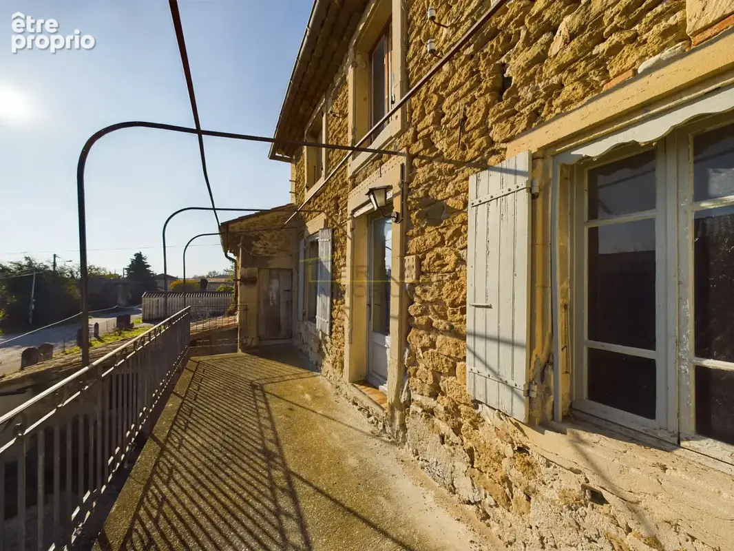 GRILLON, Maison de village en pierres à  rénover - photo 8