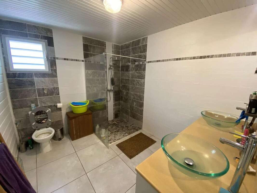 Maison à LES TROIS-ILETS