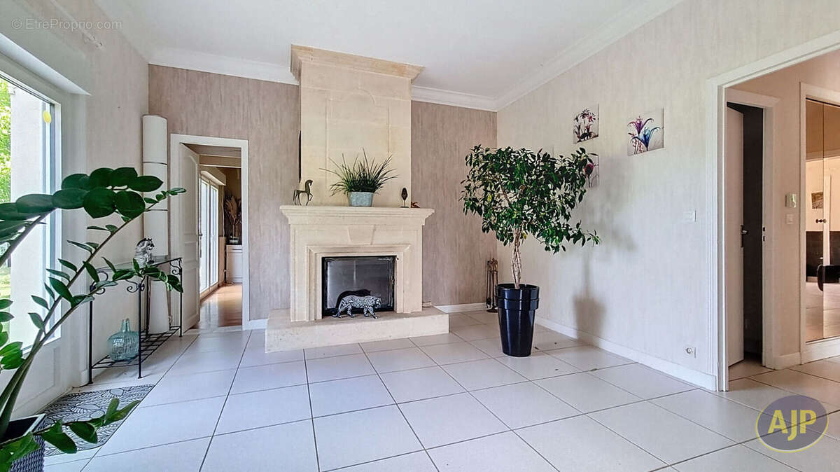 Maison à SAINT-DENIS-DE-PILE