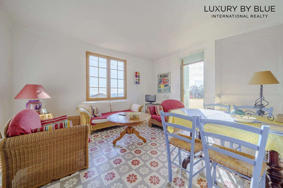Maison à MOUGINS