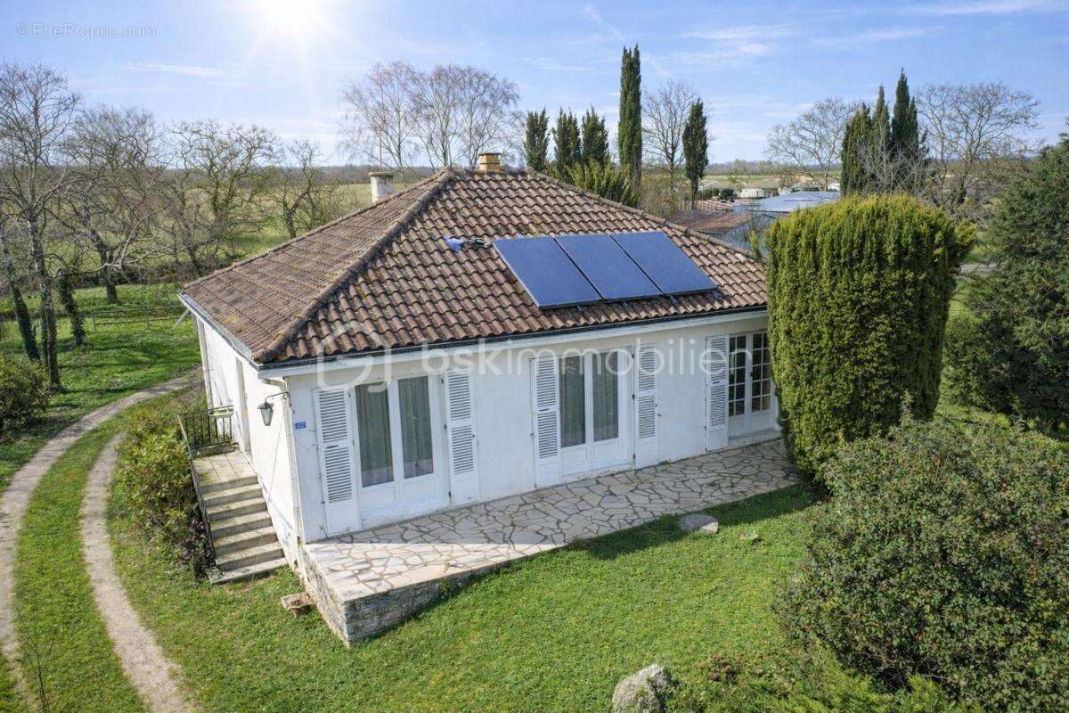 Maison à PRIN-DEYRANCON