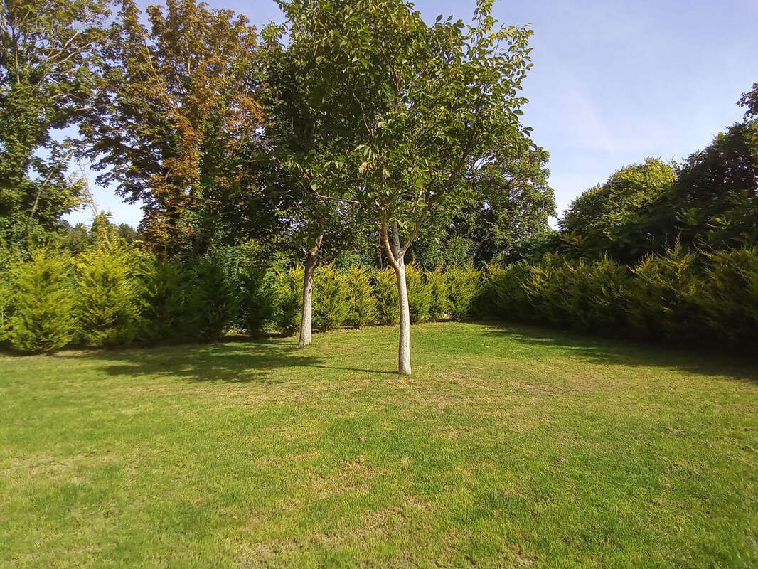 Maison à LE PAVILLON-SAINTE-JULIE