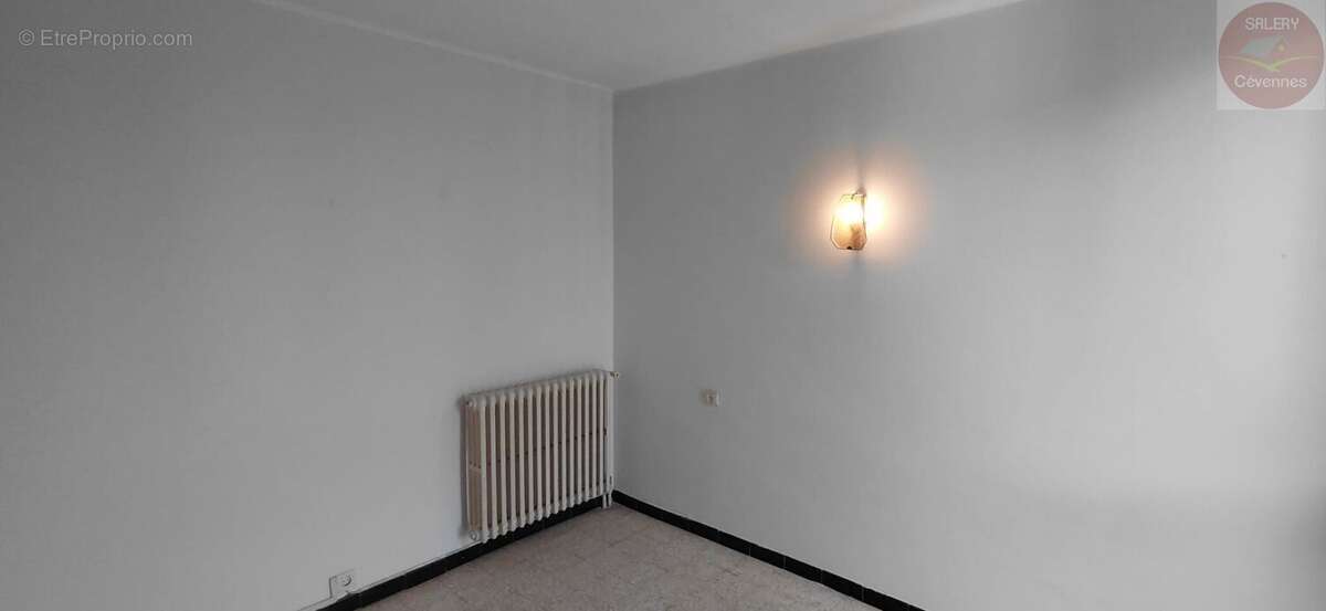 MONTPELLIER  Appartement T3 de 63 m² avec garage fermé et cellier - photo 4
