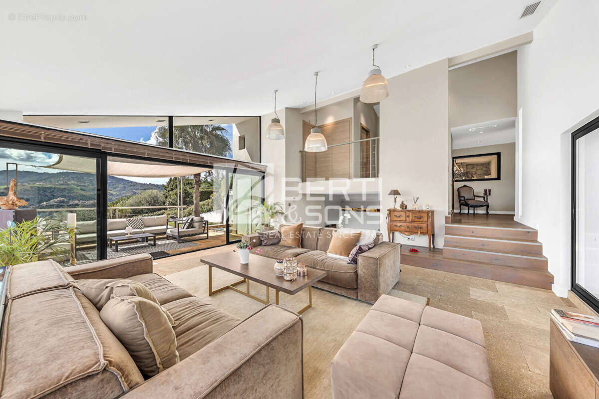 Maison à AURIBEAU-SUR-SIAGNE