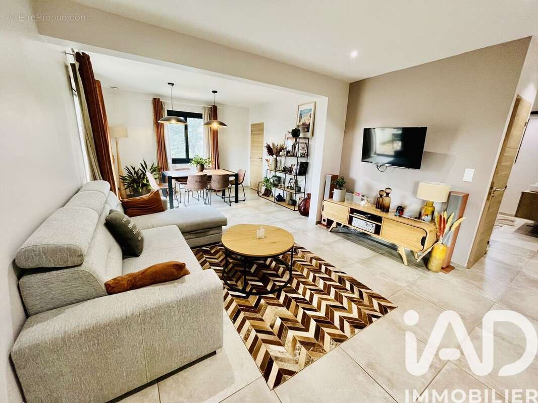 Maison 190 m² à Valaurie  - photo 2