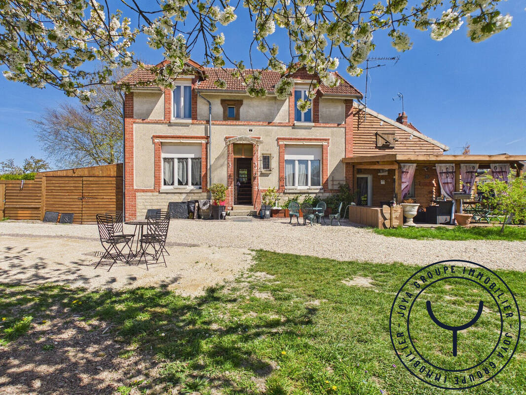 Maison à ANGLURE
