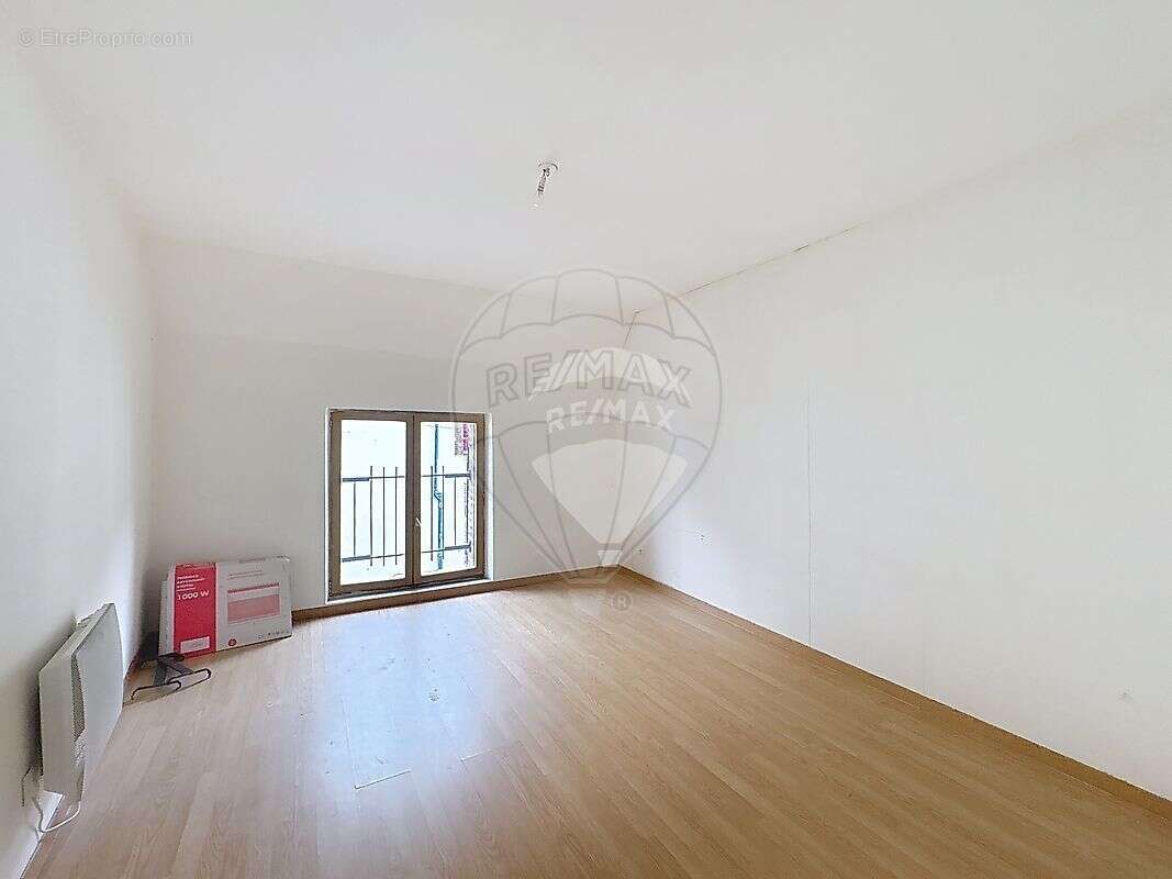 Maison à VILLENEUVE-L'ARCHEVEQUE