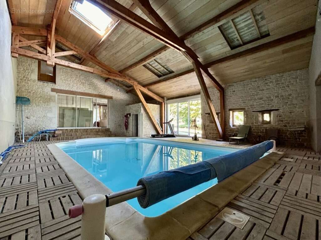 Maison à PERIGNE