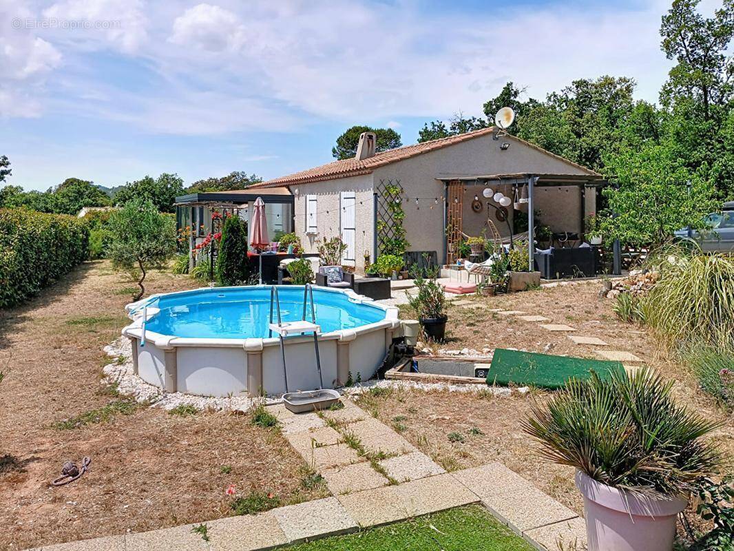 Maison T5 de 108 m2 sur 1705m² de terrain au calme - Camps La Source - photo 1