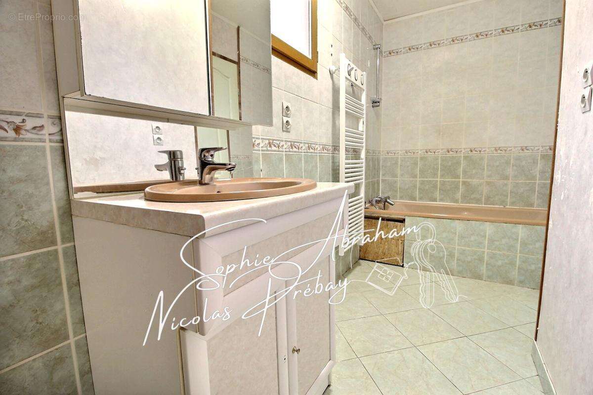 Maison à BAZOCHES-LES-GALLERANDES