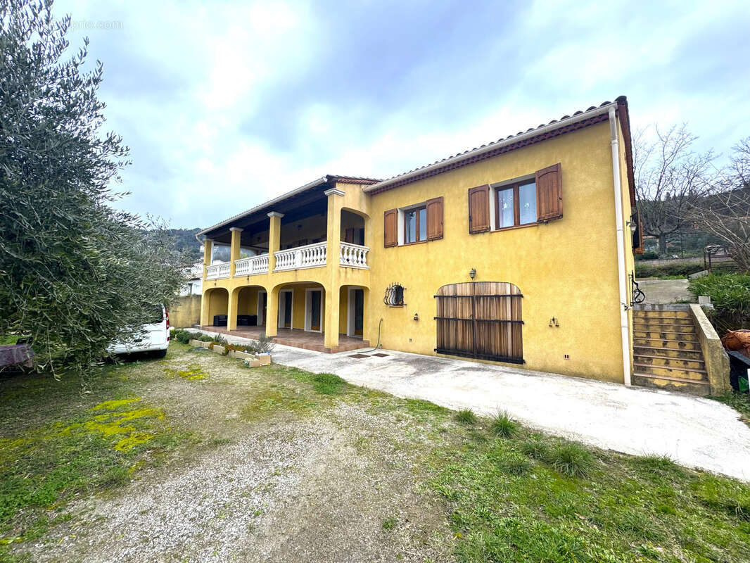 Maison à COLLOBRIERES