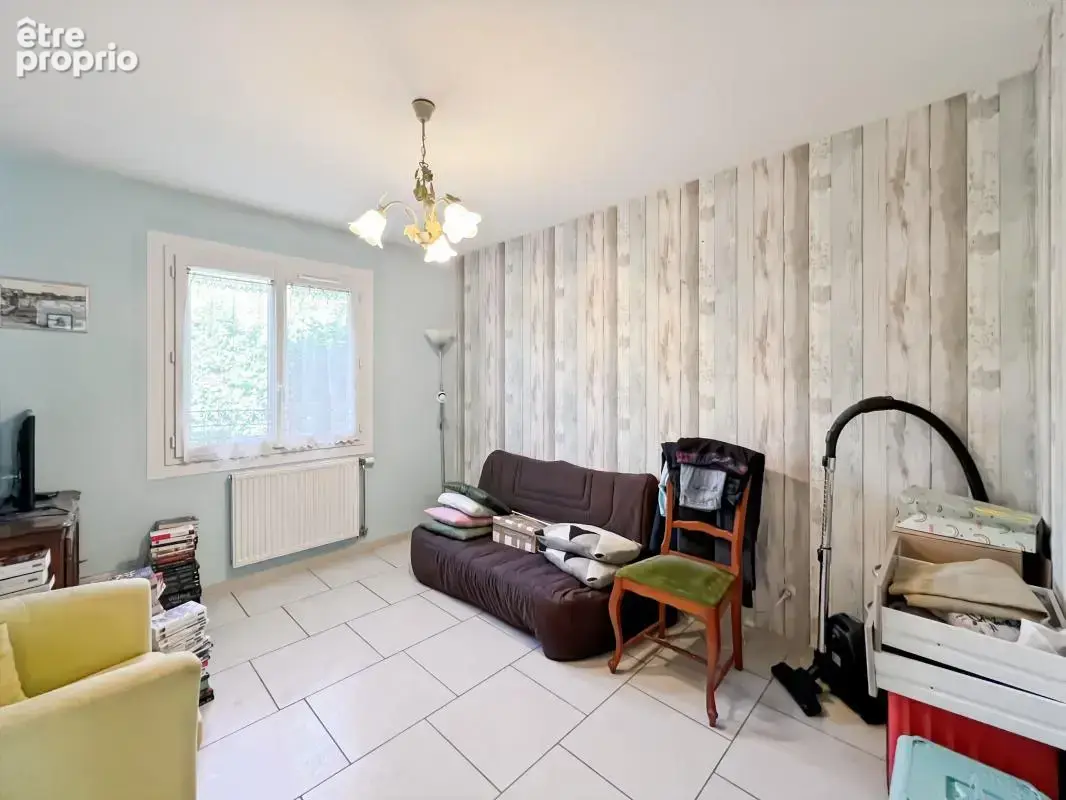 LIVRON - Maison de plain-pied 4 chambres – Calme et proximité des commodités - photo 8