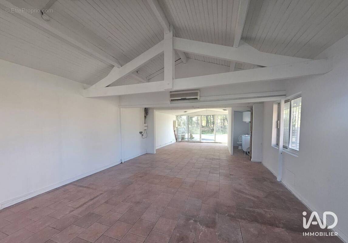 Photo 1 - Commerce à NARROSSE