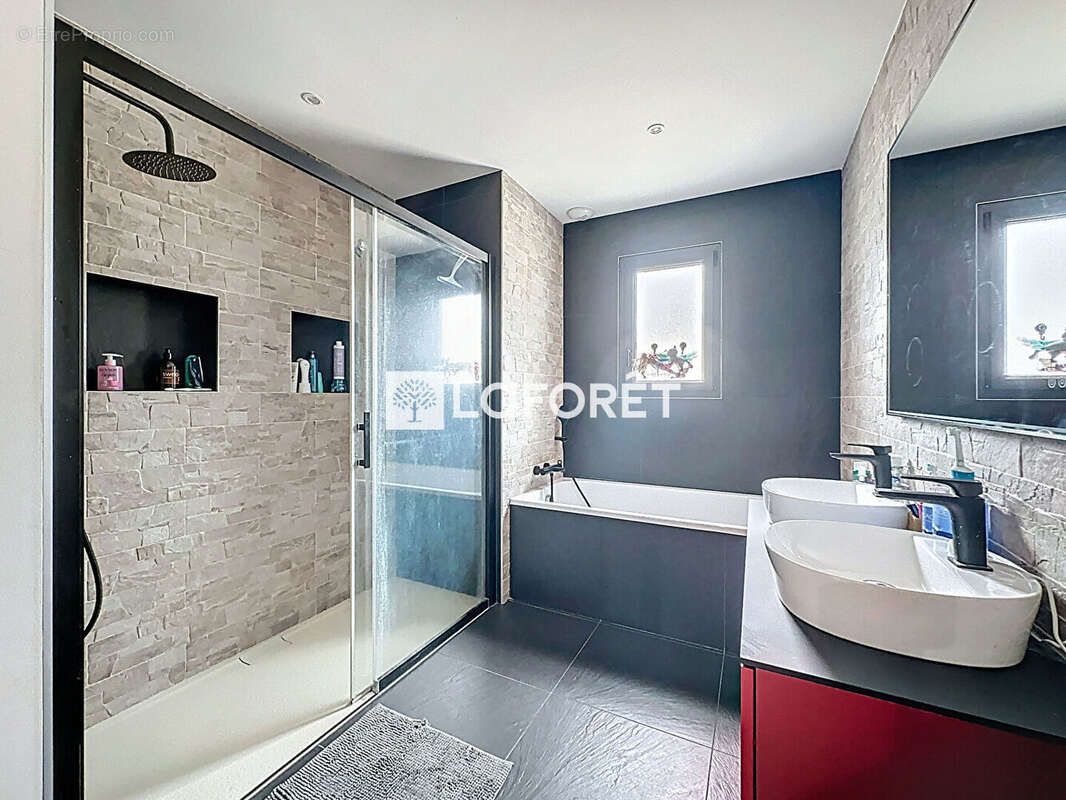 Maison à CHATILLON-SUR-CHALARONNE