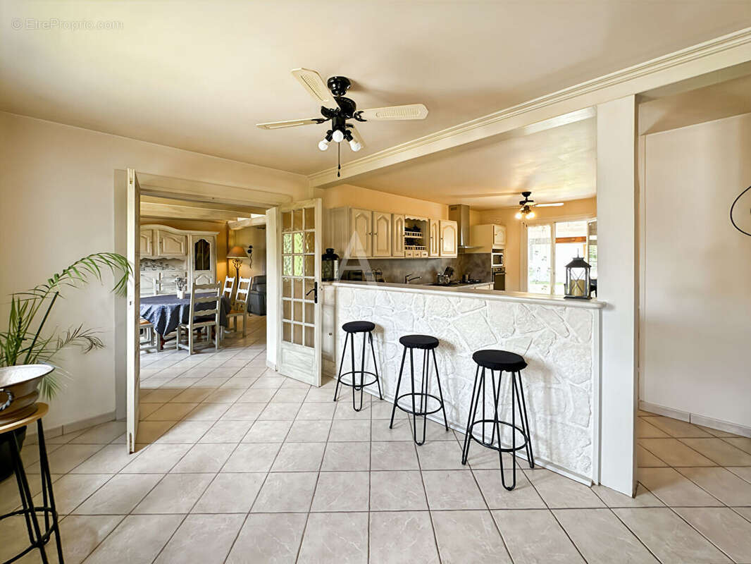 Maison avec dépendances - photo 4