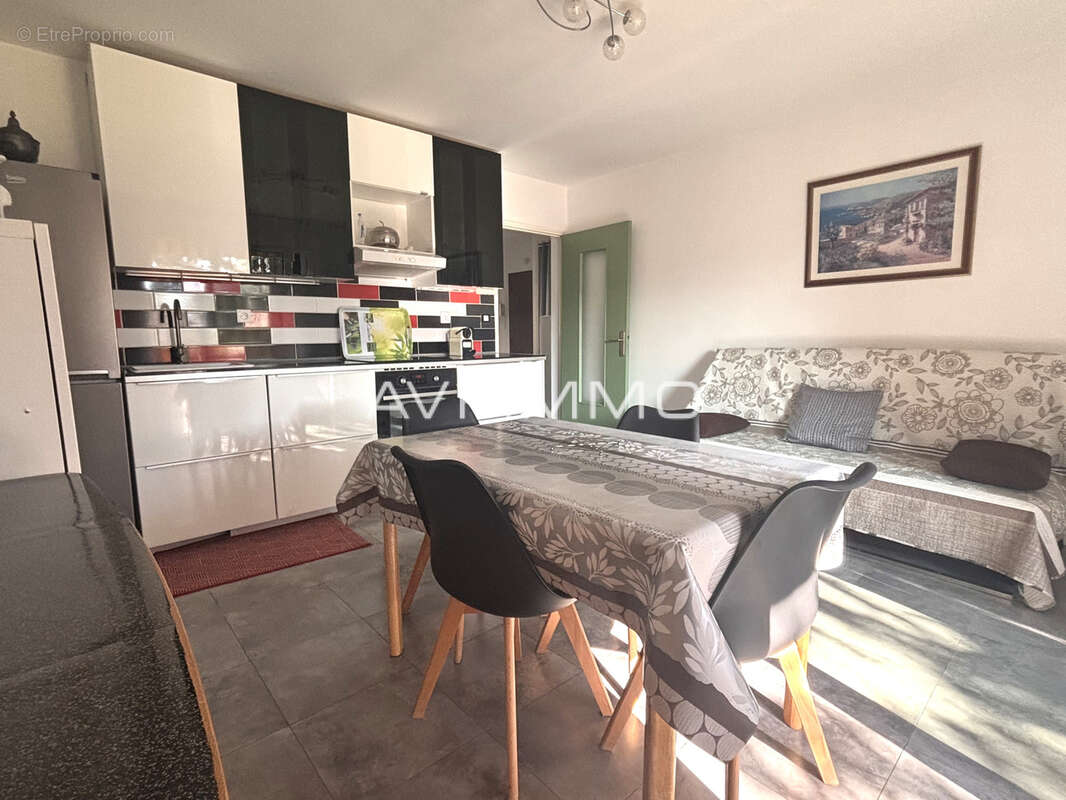 Appartement T3 traversant à vendre Les Lecques (Saint-Cyr-sur-Mer) Terrasse À 8 min à pied de la plage - photo 2