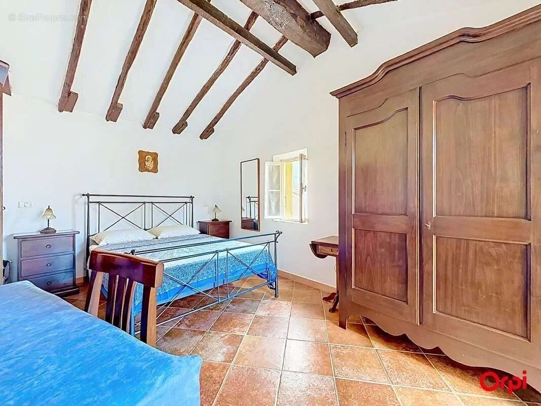Menton, centre historique: un ensemble de deux appartements à proximité des plages - photo 8