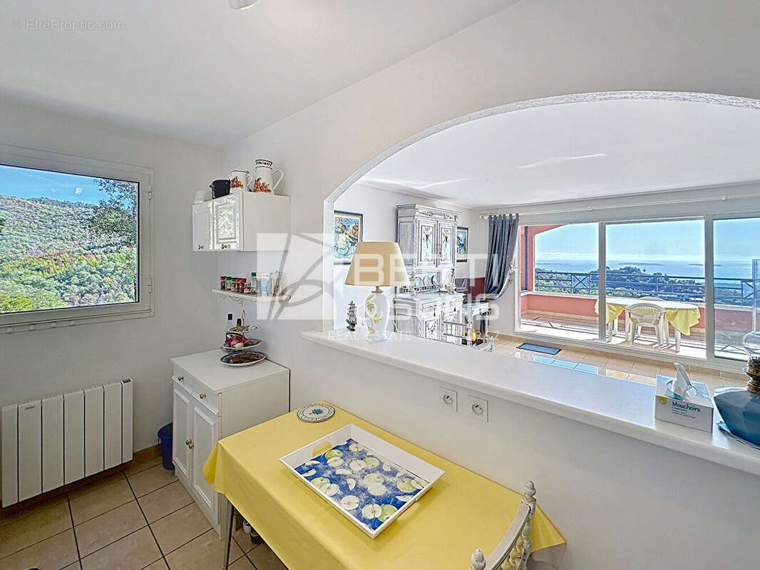 Appartement à MANDELIEU-LA-NAPOULE