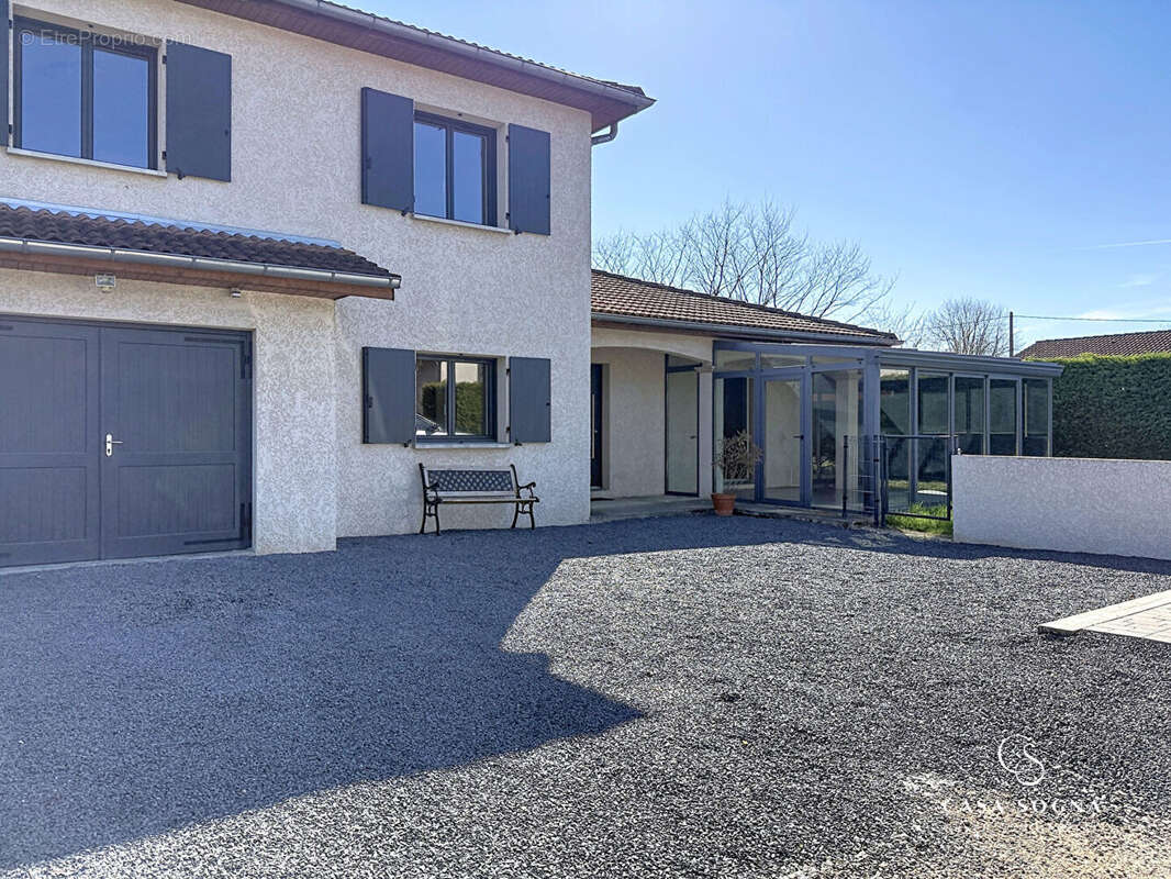 Maison à LEYMENT